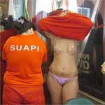 Traficante Tira Roupa Durante Apresenta��o na Delegacia