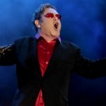 Partido Islâmico Quer Cancelar Show de Elton John na Malásia Partido Islâmico Quer Cancelar Show de Elton John na Malásia