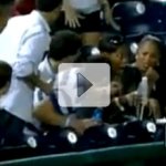 Jogador de Baseball Acerta Bolada na Cerveja da Torcedora