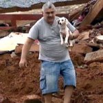 Cachorrinha Sobrevive a Mais de 24 Horas Soterrada Cachorrinha Sobrevive a Mais de 24 Horas Soterrada