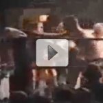 M�e de Boxeador Entra no Ringue para Defender o Filho