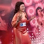 Mulher Bungará Canta Música 'Ken Lee' em Programa de TV Mulher Bungará Canta Música 'Ken Lee' em Programa de TV