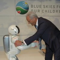 Honda Cria o Novo ASIMO o Robo Mais Humano do que Nunca