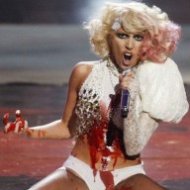 Lady Gaga Lança Perfume com Cheiro de Sangue e Sêmen