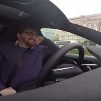 Tesla, o Carro 'Inteligente' que Dirige Para Você