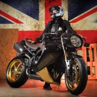 Triumph Speed ​​Triple Moto com Estilo Bulldog