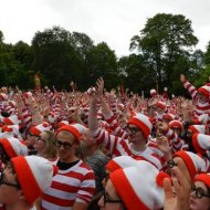 Irlandeses Tentam Bater Recorde Mundial de 'Onde está Wally?'