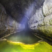 Fotógrafo Capta Imagens Raras de Cavernas que Brilham