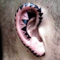 Tatuagem na Orelha - A Nova Moda