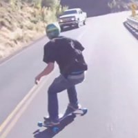 Malucos Fazendo Downhill de Skate na CalifÃ³rnia