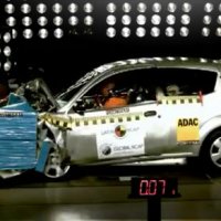 Ford Ka e Nissan March Decepcionam em Crash Test