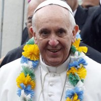 Papa Diz que os Religiosos Devem Servir Cristo nas Favelas