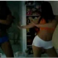 Vídeo de Duas Piriguetes Dançando na Web Cam