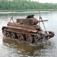 Tanque da 2ª Guerra é Retirado de Lago