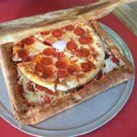 Pizzaria Inventa Caixa de Pizza Feita de Pizza