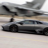 Lamborghini Vs. Caça F16: Qual é Mais Rápido?
