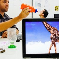 Fotos EngraÃ§adas Promovem um Safari em Pleno EscritÃ³rio