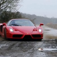 Fazendo Rally com Ferrari Enzo