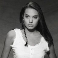 Ensaio de Angelina Jolie aos 19 Anos