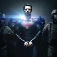 Superman Algemado em Pôster de O Homem de Aço
