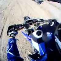 Piloto de Motocross Cai Feio Após 300 Metros de Prova